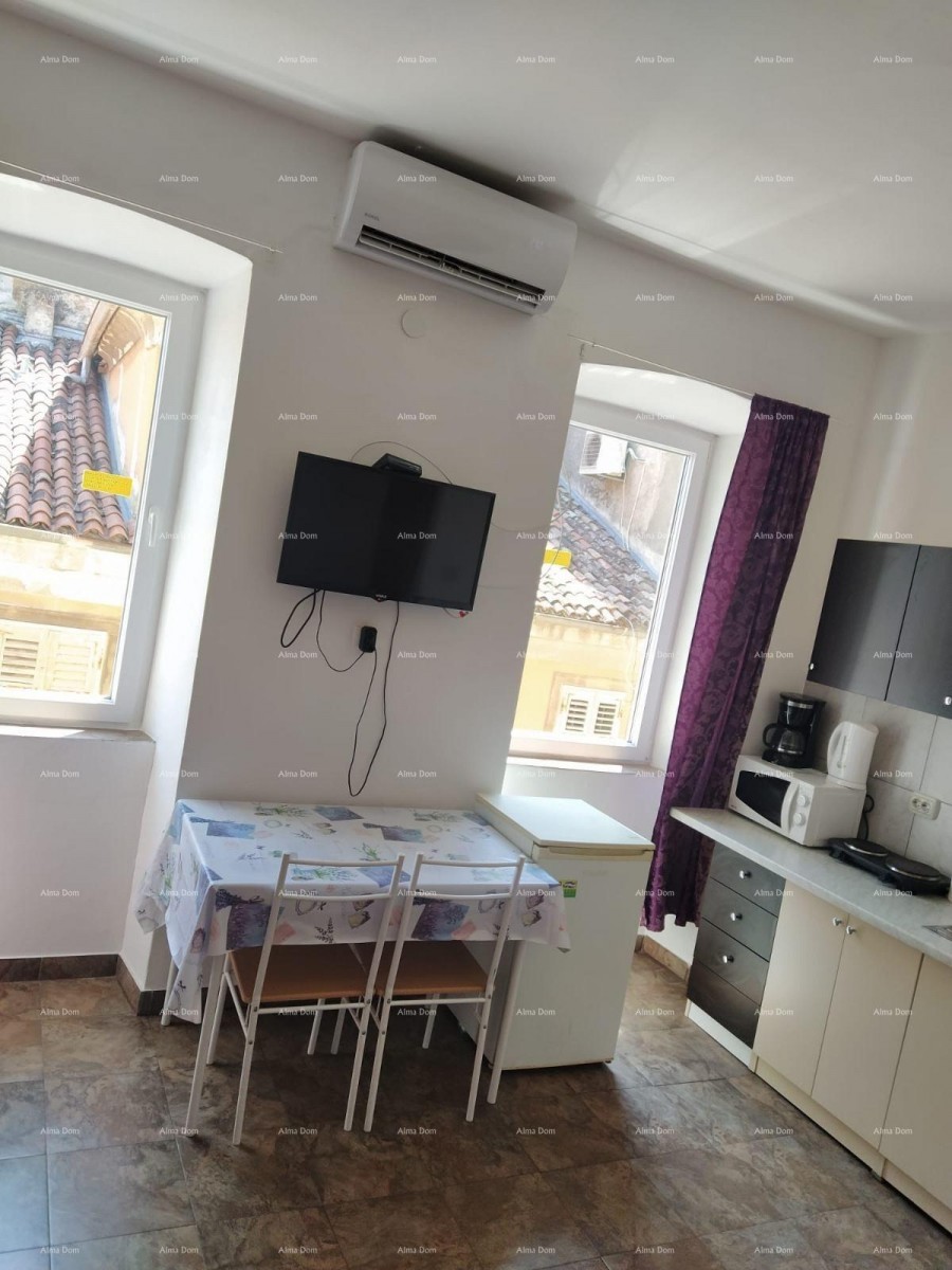 Pula, strogi centar – 90,30 m² | 4 urejena studio apartmaja | Pogled na Zlatna vrata | Uhodano turistično podjetje 9