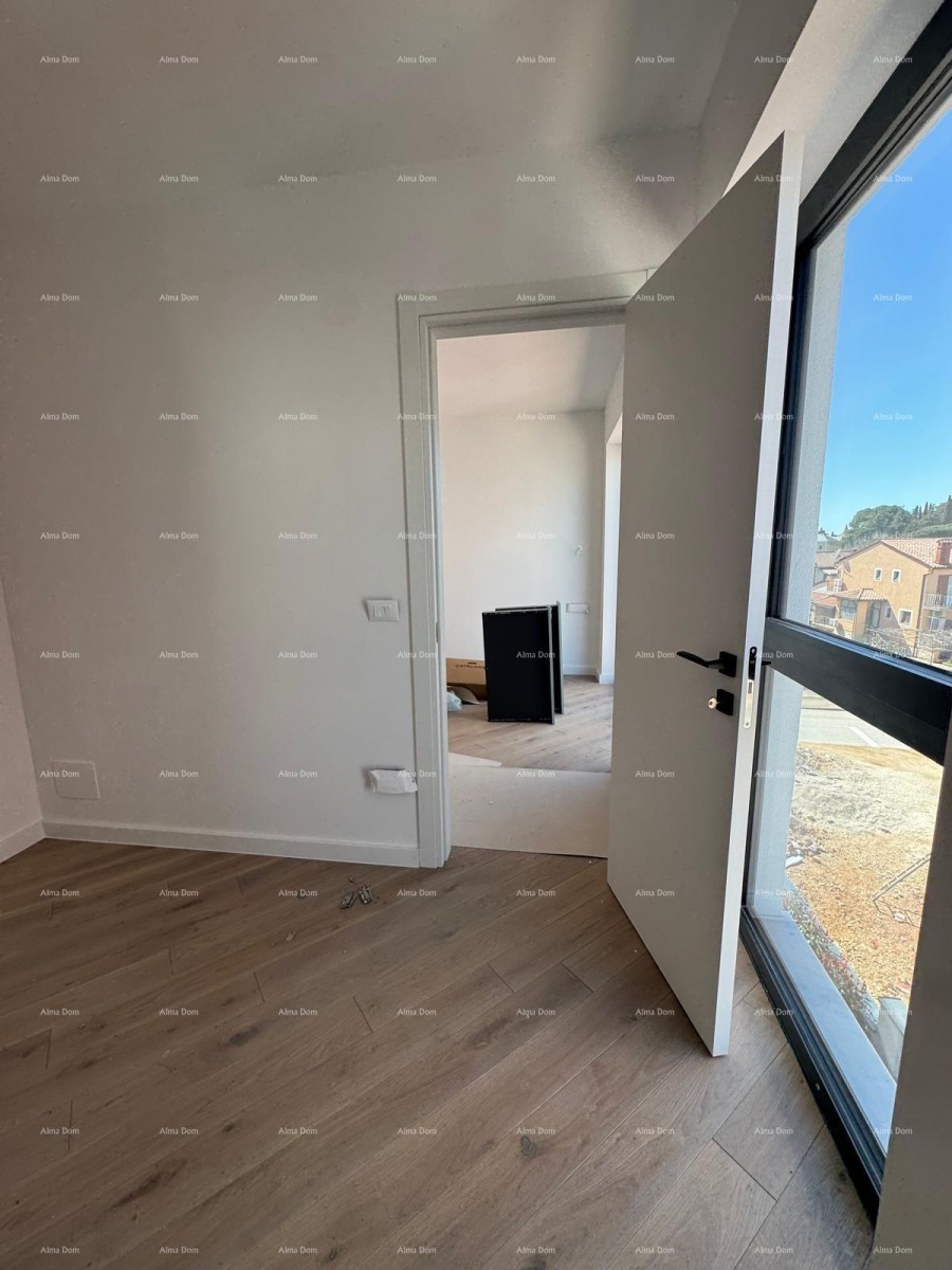 APPARTAMENTO IN VENDITA A ROVIGNO. CON VISTA MARE. 1