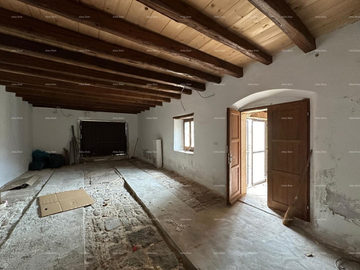 Prodajajo se dve stari kamniti hiši, v bližini mesta Poreč. 8