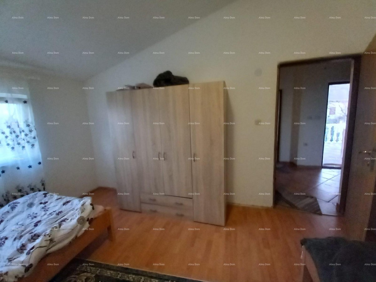 Prodaja kuće s dvije odvojene stambene jedinice i prostranim dvorištem, Šišan! 13