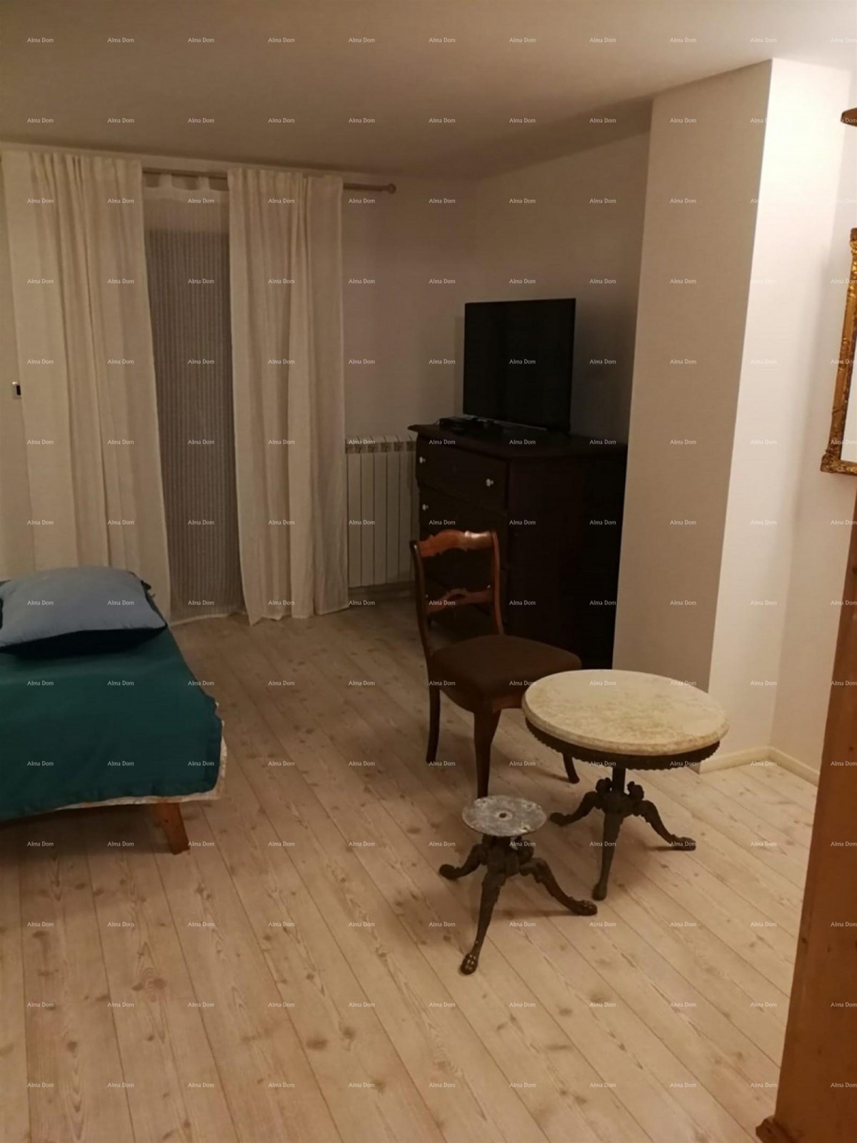 Лабин околица, Каменный дом с бассейном и большим двором 18