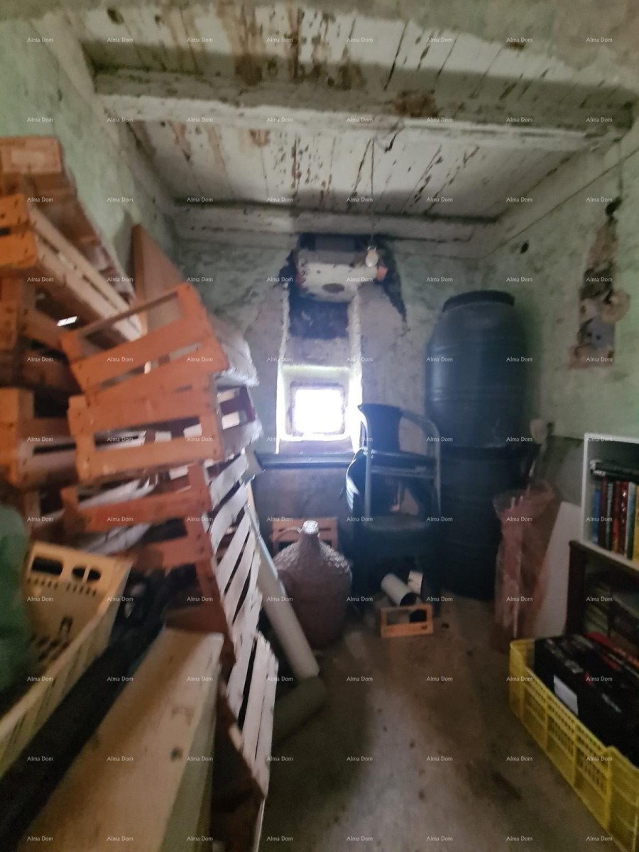 For sale: old stone house in Peroj 8