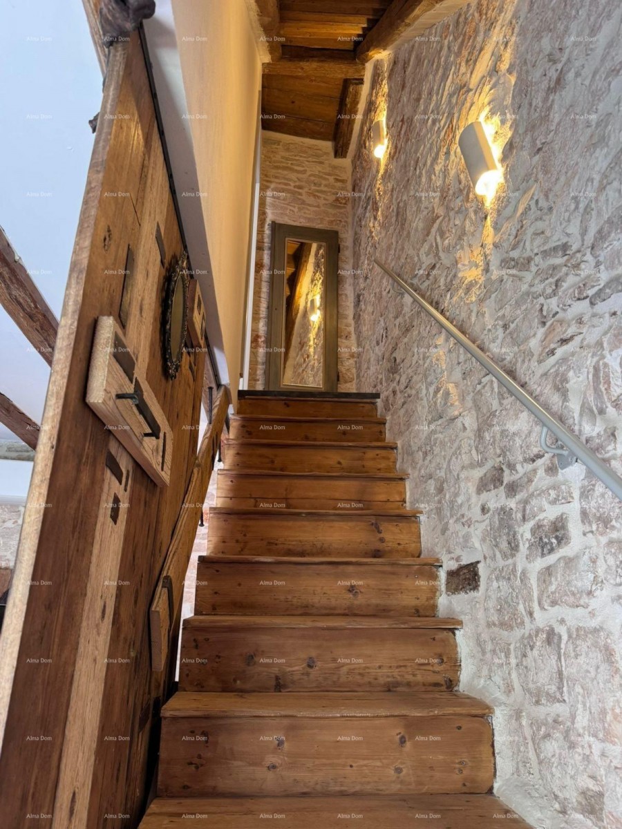 Bale – completely renovated stone house in the center, 116 m² 30