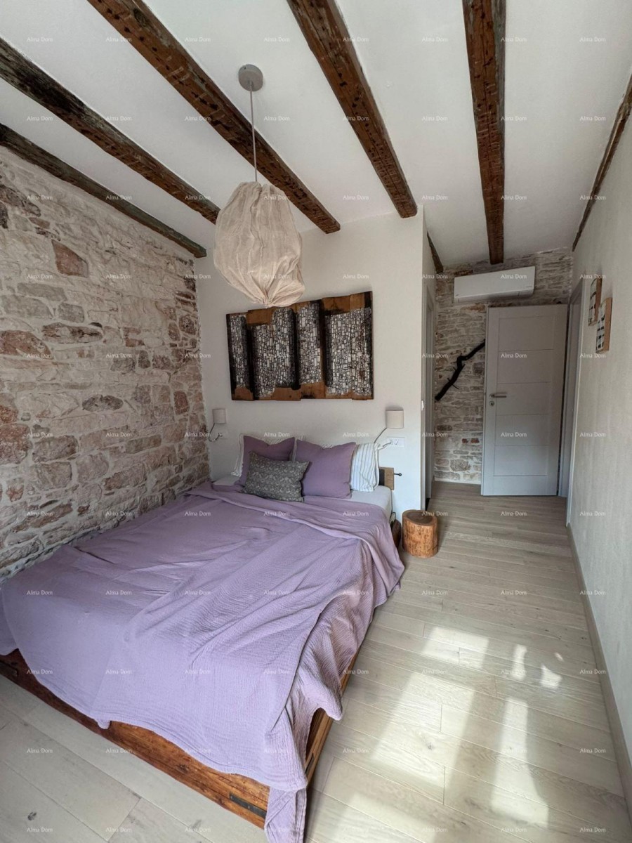 Bale – completely renovated stone house in the center, 116 m² 32