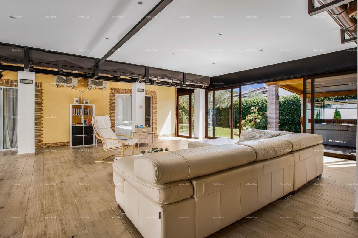 Prodamo dve povezani hiši v Pomeru 9