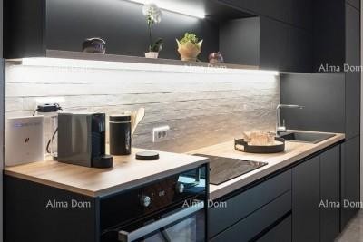 Selling a luxury apartment with two floors, first row to the sea, Pješčana uvala! 6