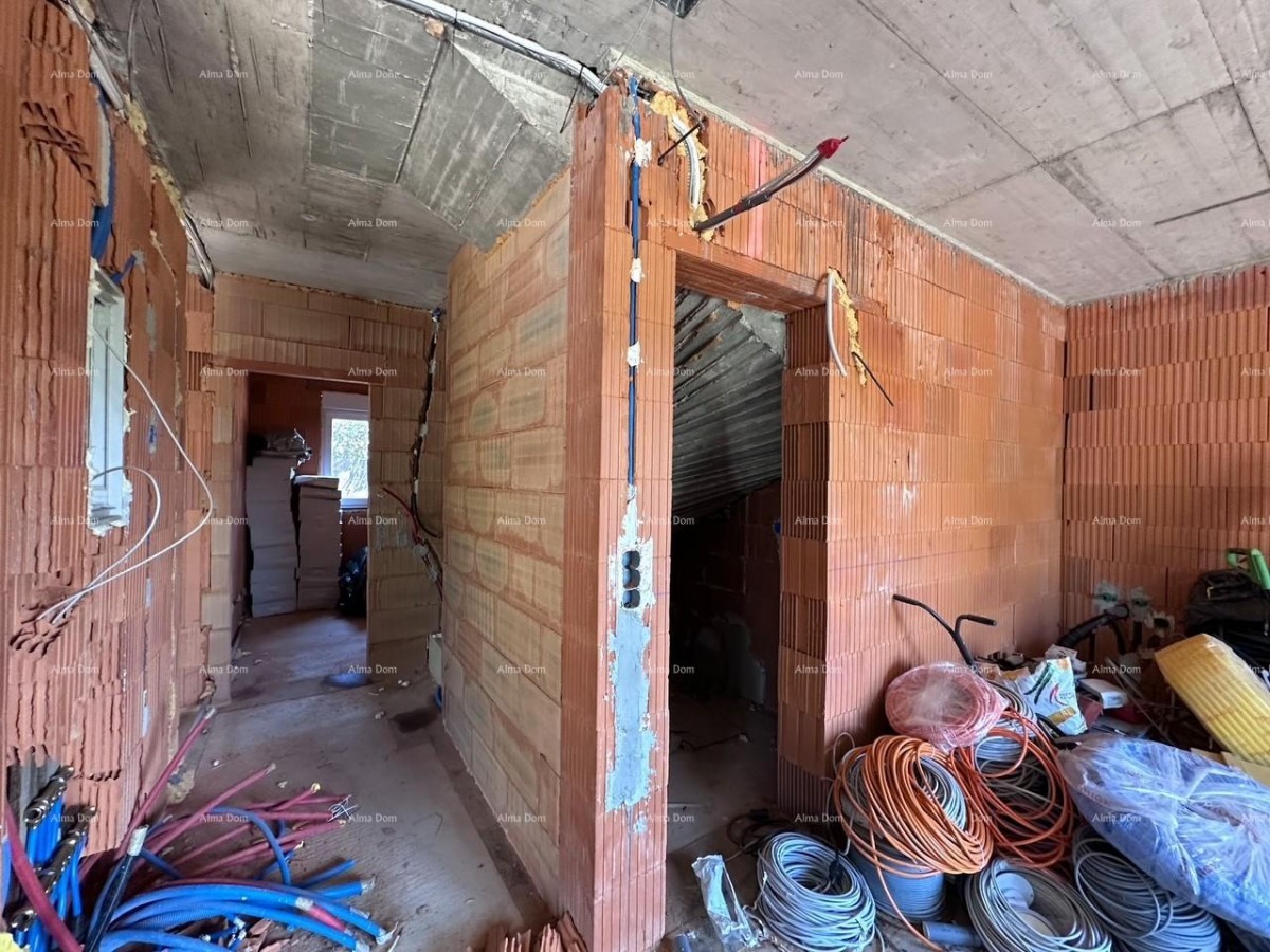 Umag.Продается сдвоенный дом на стадии черновой отделки 5
