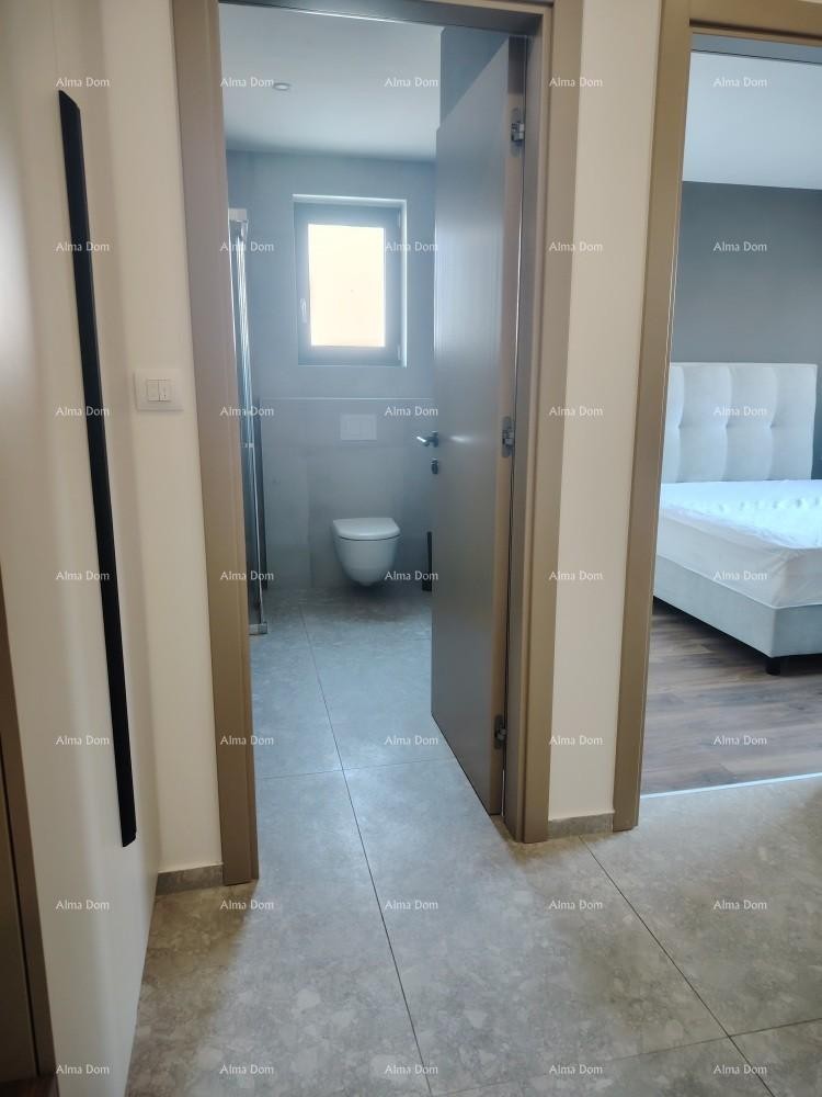 Eccellente appartamento trilocale con giardino e piscina, arredato 15