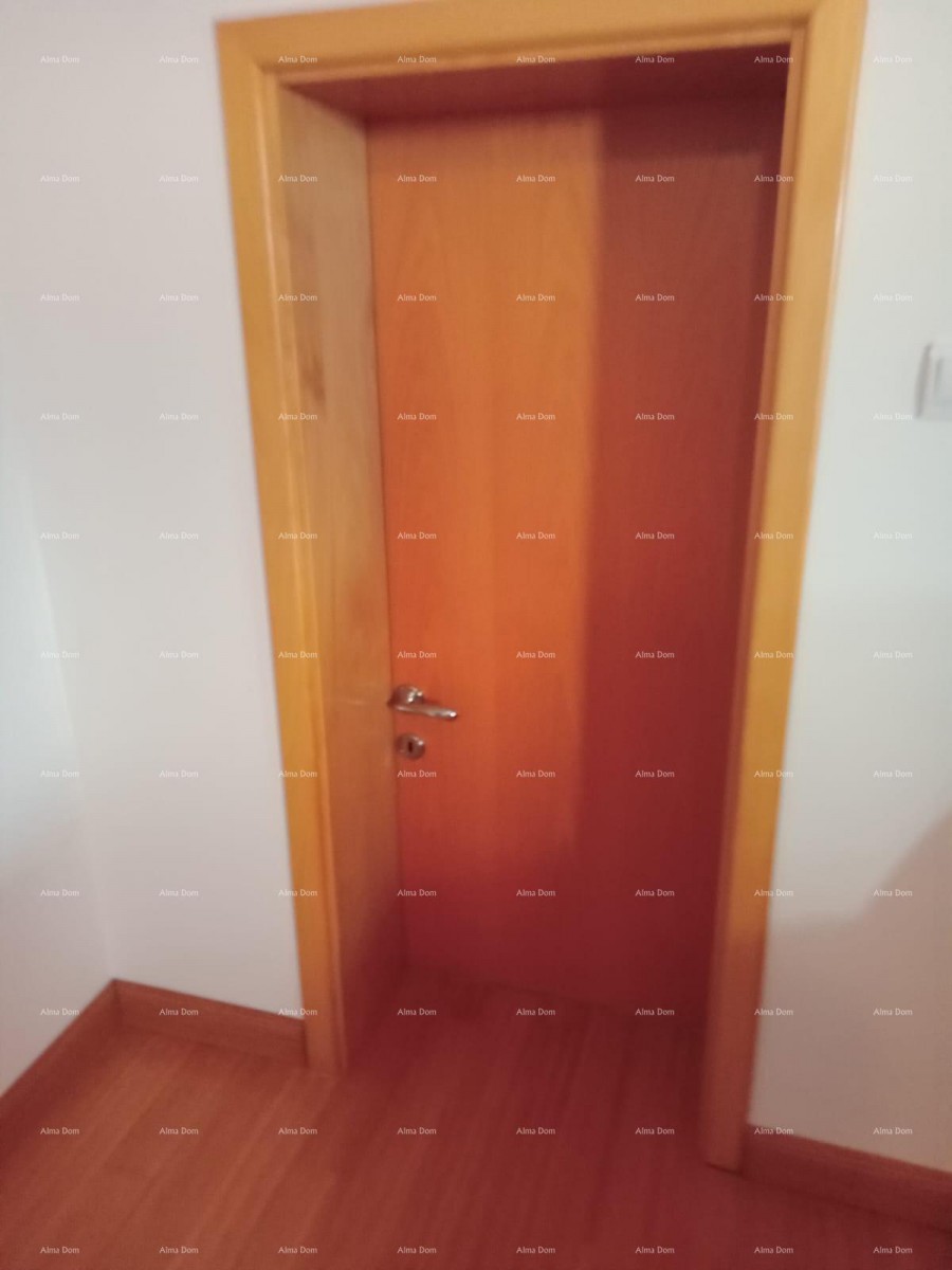 Prodaja velikega, lepo urejenega in popolnoma opremljenega apartmaja, s pogledom na morje, Ližnjan! 25