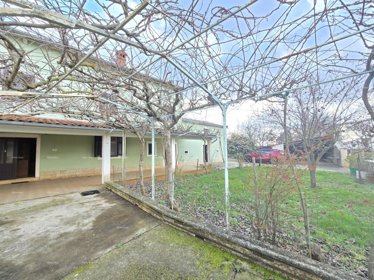 Authentic Istrian Property Near Žminj – House with Great Potential! 1