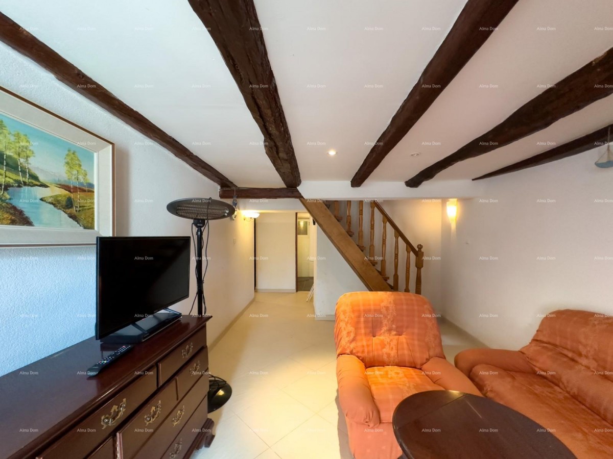 For sale: House in the center of Ližnjan! 3