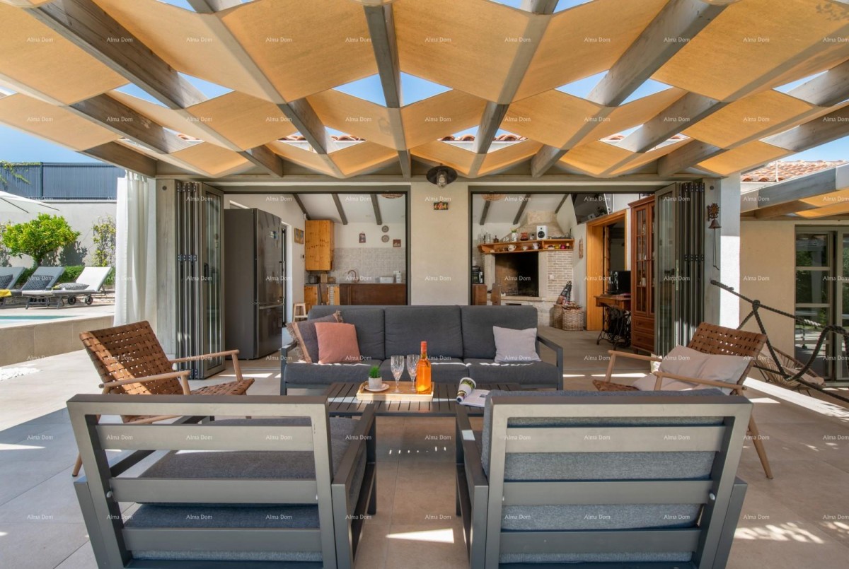 Sale - luxury villa with a pool and additional building, on a spacious property, Ližnjan! 14