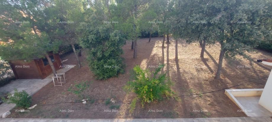 GRAĐEVINSKO ZEMLJIŠTE 420 m², LIŽNJAN 2