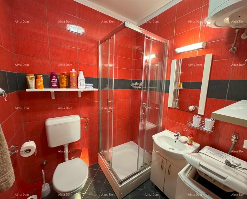 Na prodaju: Apartman u Novigradu s velikim vrtom. 8