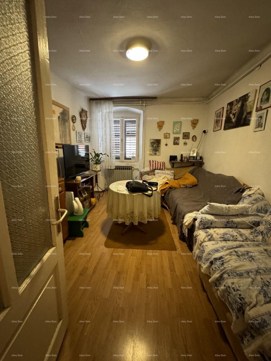 Prodamo hišo z dvoriščem v neposredni bližini centra, Buje! 13