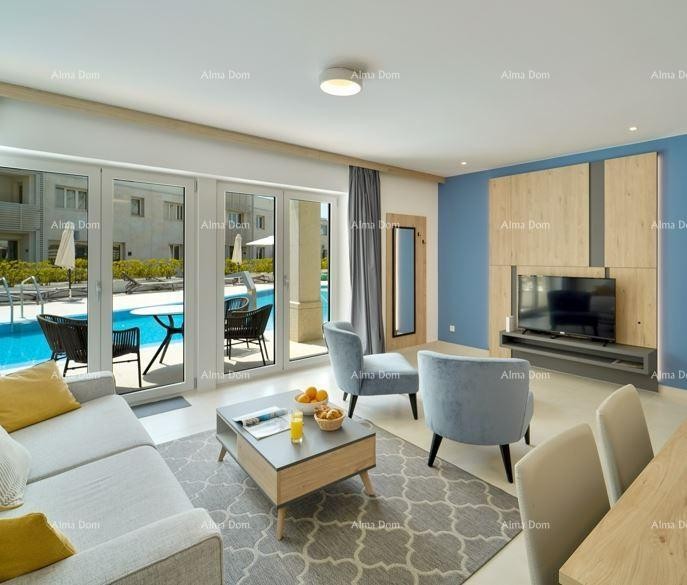 Умаг – апартамент у моря в комплексе с бассейном 1