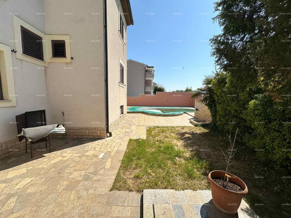Prodajemo kuću sa pet apartmana na odličnoj lokaciji! 2