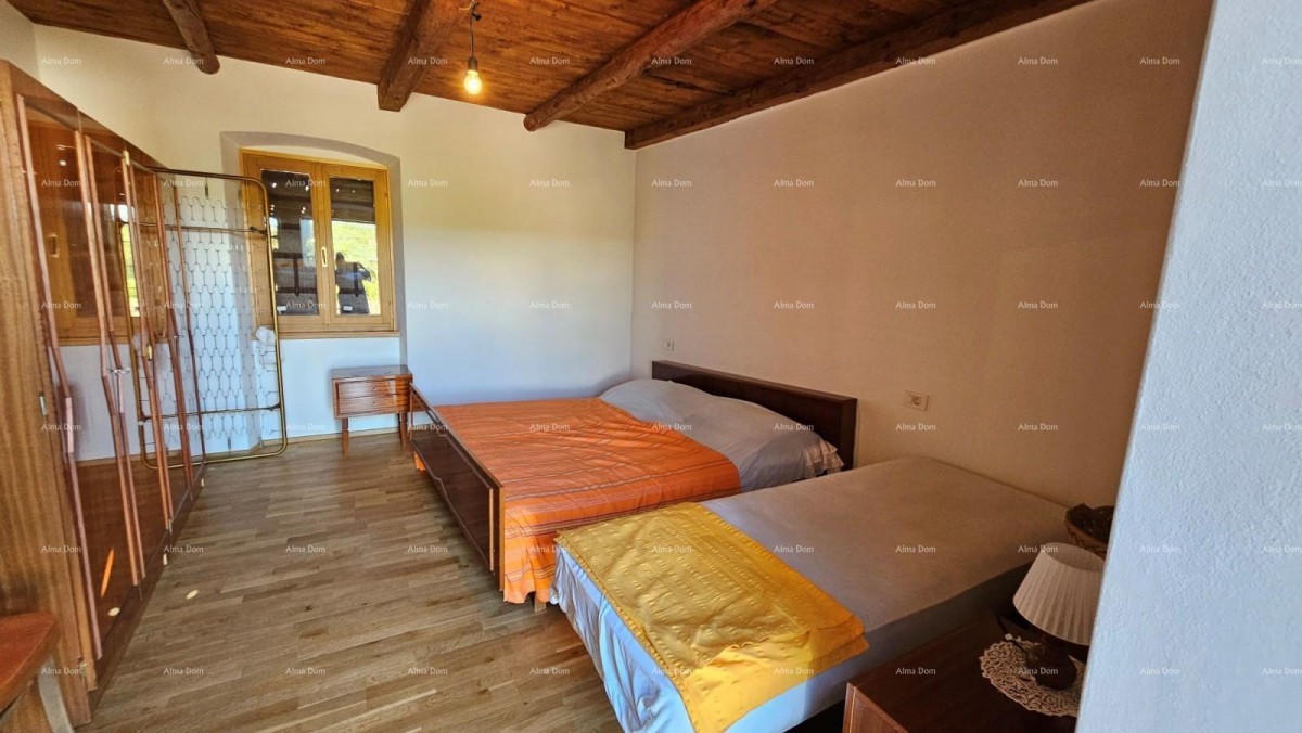 Prodaja - avtentična kamnita hiša z 2 pomožnima objektoma in prostornim dvoriščem, Brtonigla! 6