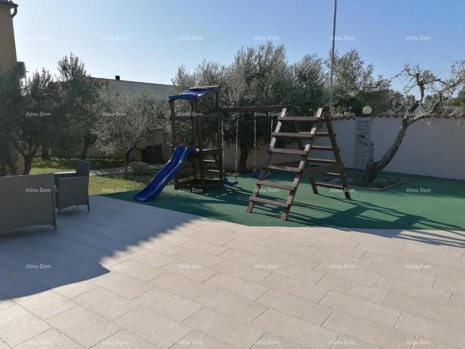 Prodaja se čudovita vila z bazenom v Banjolah 20