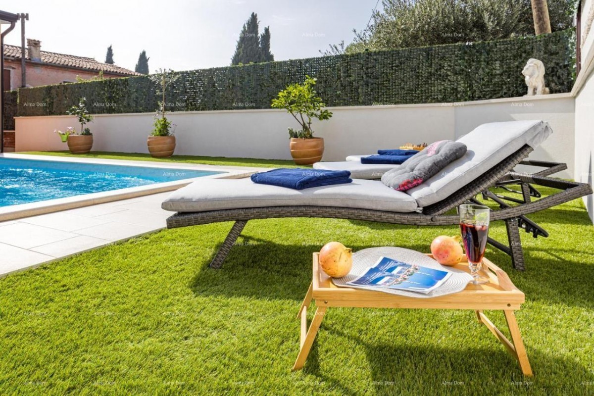 We are selling a beautiful villa in Rovinj. 8