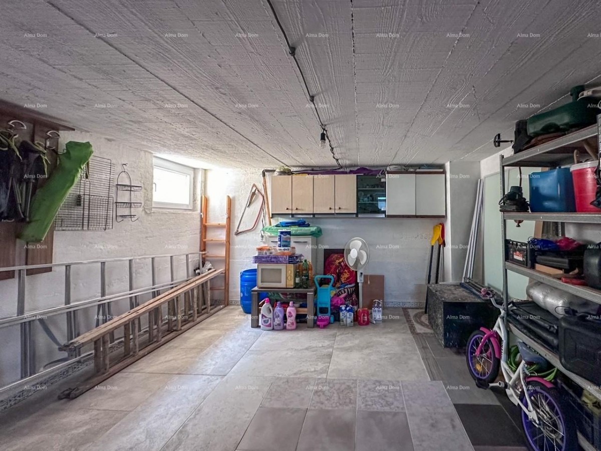 Vendiamo una casa con due appartamenti a Valbandon. 39