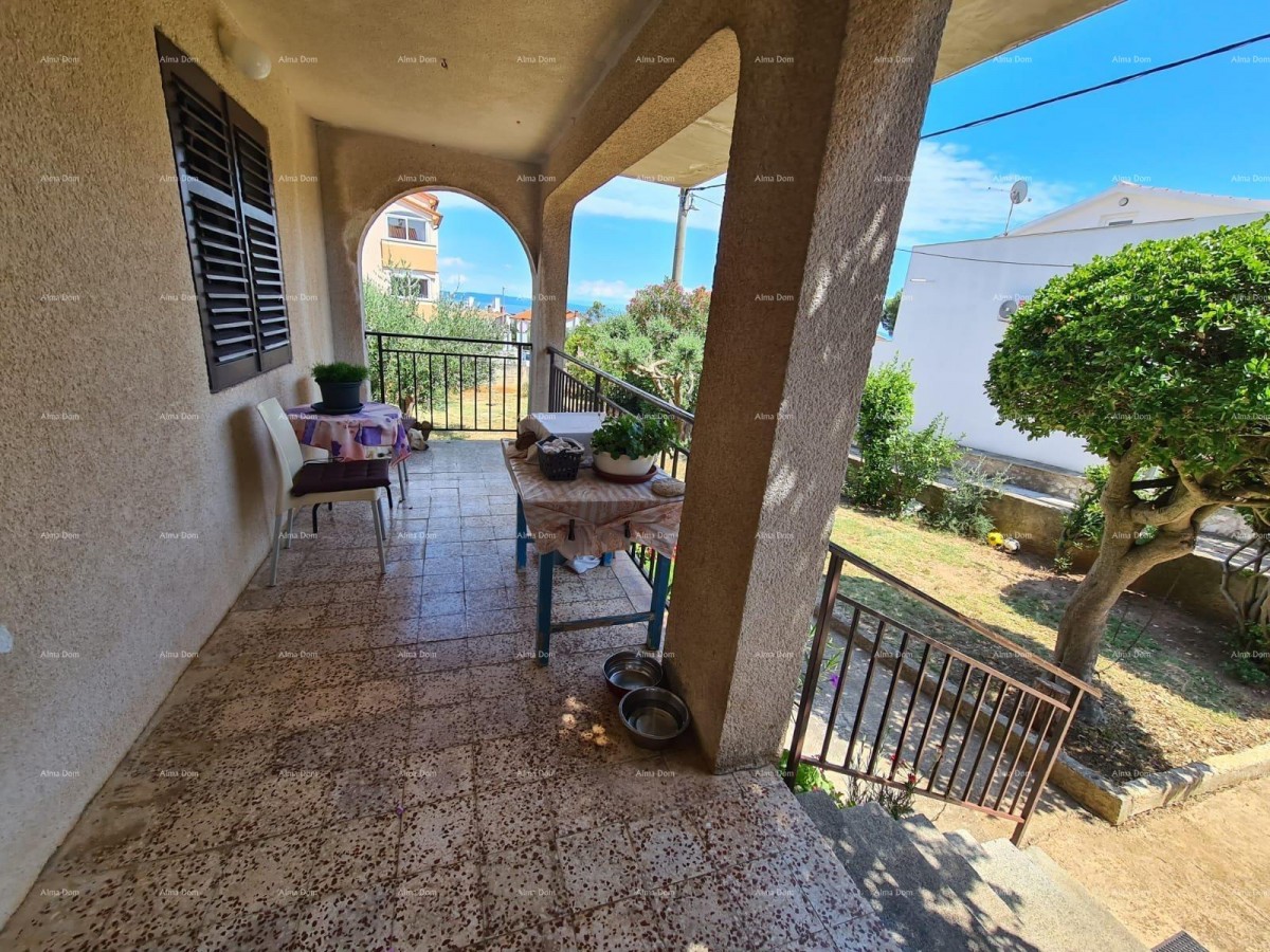 Sale of a house with two residential units, an auxiliary building, and a garage, Ližnjan! 14