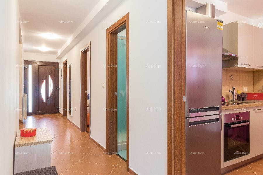 House with pool and jacuzzi! 11