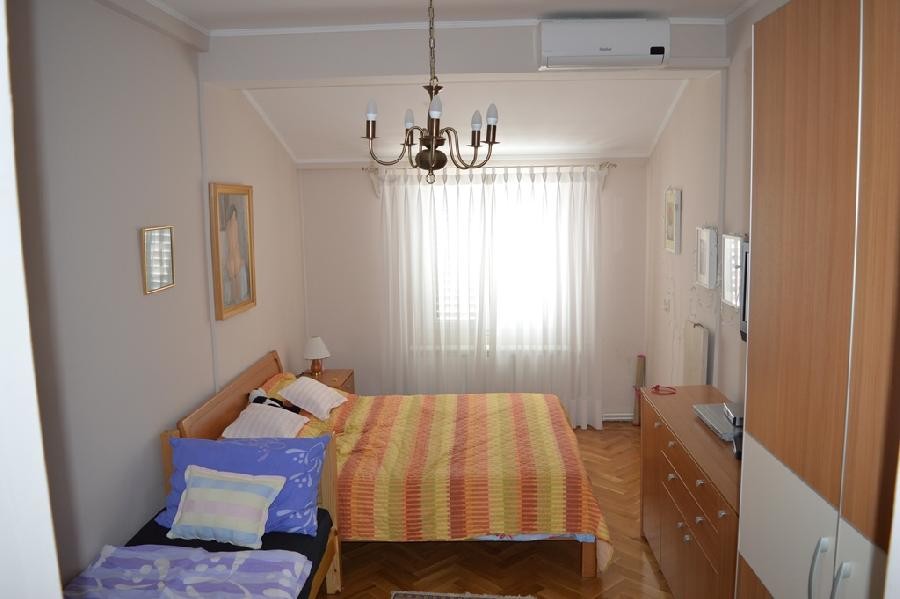 VILA U PJEŠČANOJ UVALI SAMO 100 M OD MORA !! 7