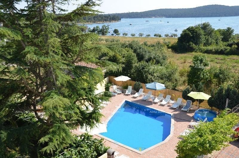 Apartmanski objekt s bazenom na odličnoj lokaciji, s pogledom na more u Medulinu 17