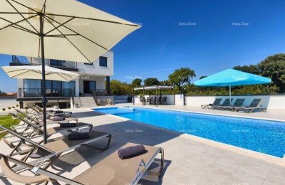 Fažana! Beautiful villa with a pool.