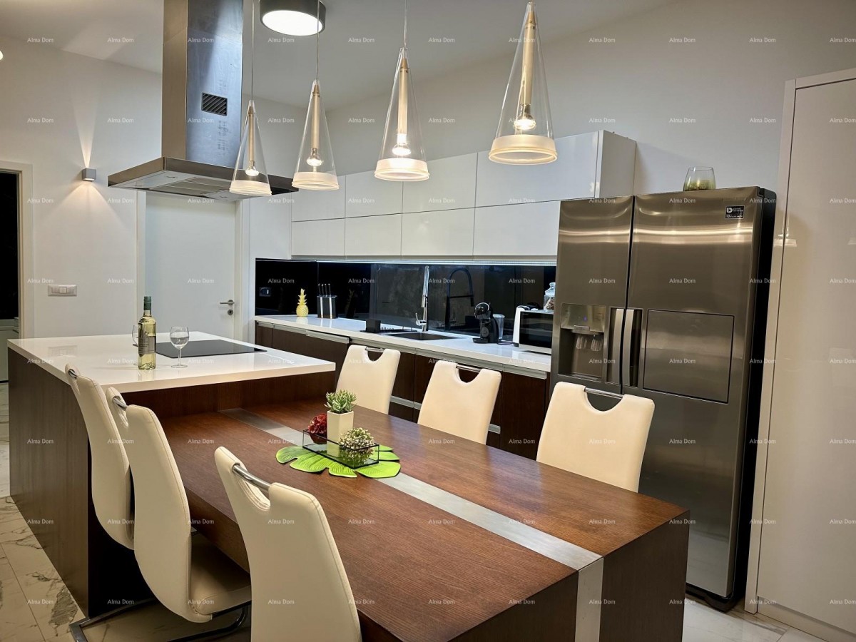 Čudovita hiša s tremi etažiranimi apartmaji v starem mestnem jedru Poreča! 7