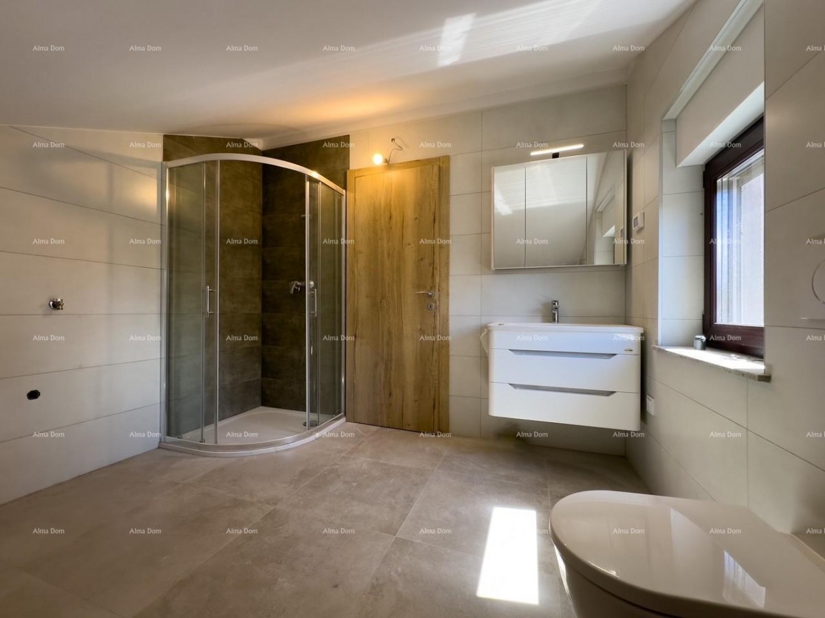 Vendiamo un appartamento con una bellissima vista sul mare! Premantura! 15