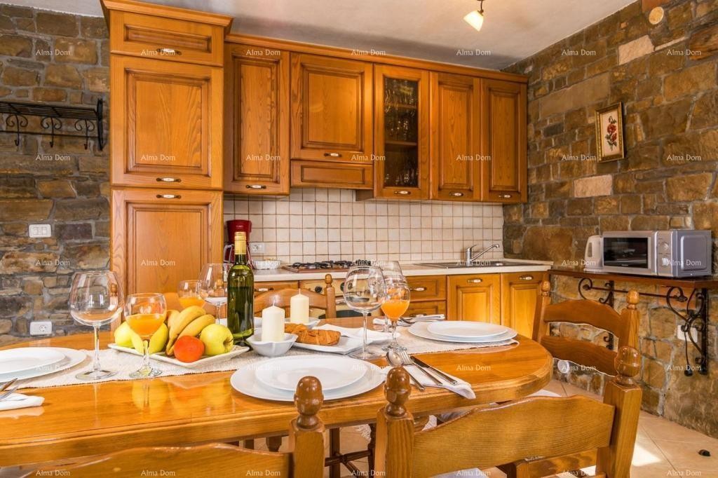 Casale in pietra con piscina e vista panoramica. 7