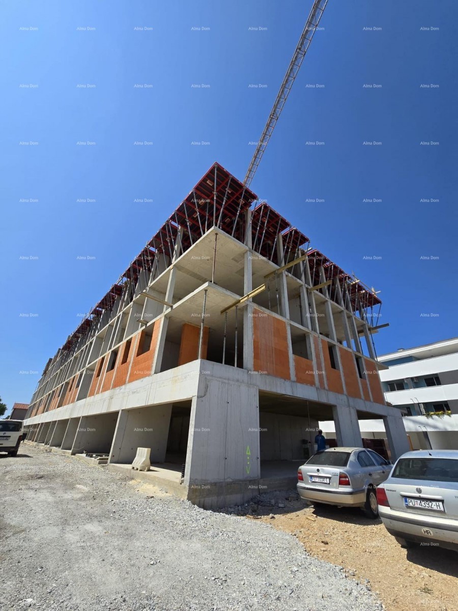 Забронировано!!!! Пула! Многофункциональное, современное здание с лифтом, рядом с центром. S25 8