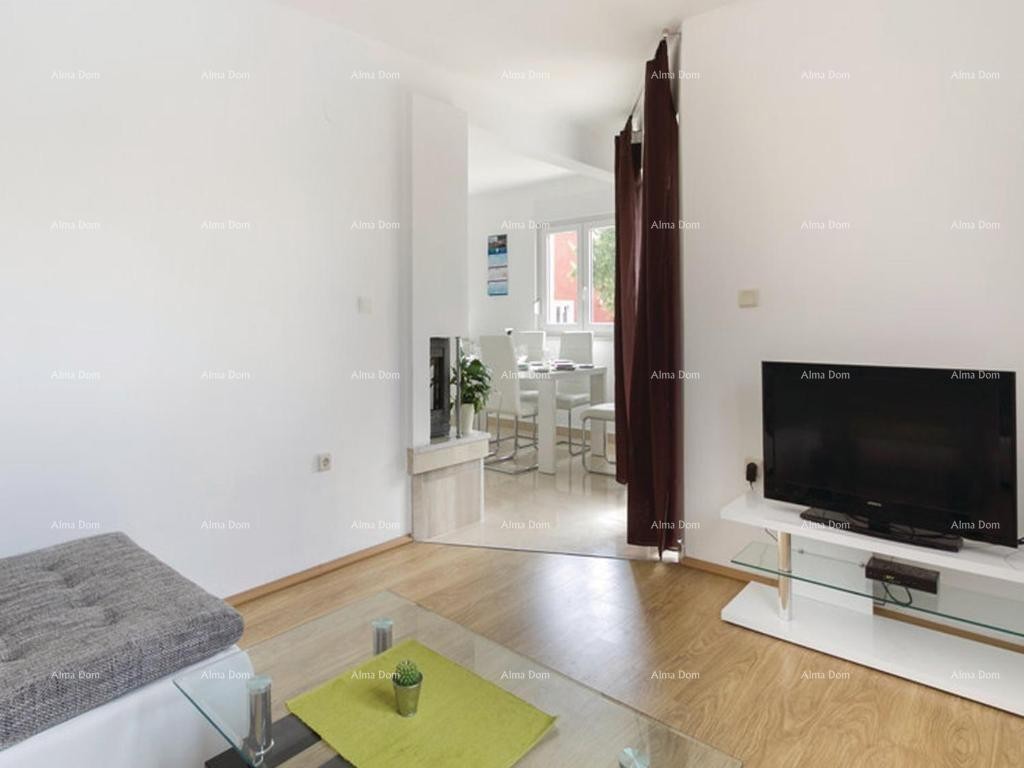 House with a Pool, VALBANDON 9