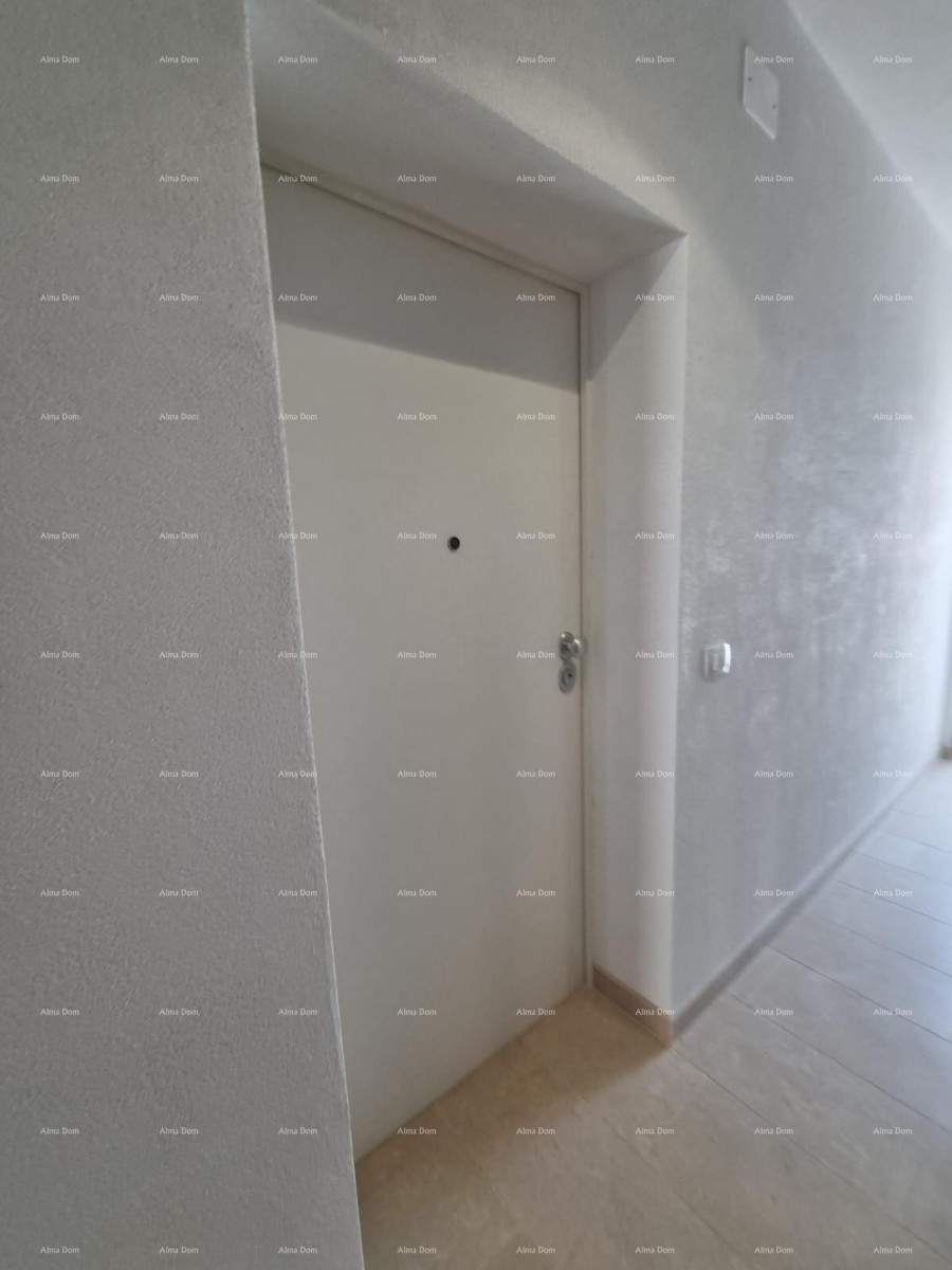 Prodaja luksuznega dvoetažnega stanovanja z bazenom, Tar! S2 7