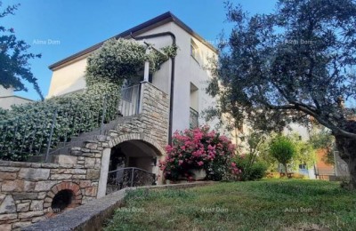 Prodaje se dvoetažni stan, 82 m2, u Brtonigli