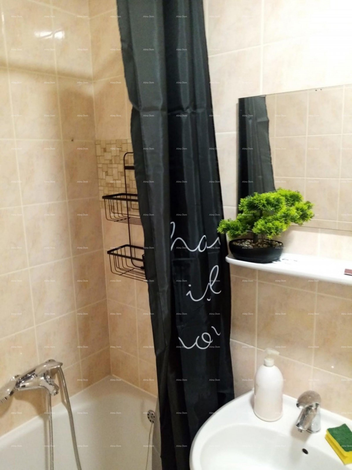 For sale: Apartment in an excellent location in Pula-Veruda, close to the sea! 9