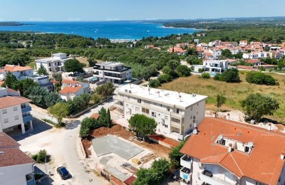 Prodaja - stan s dva parkirna mjesta, na odličnoj lokaciji u blizni mora i plaža, Štinjan!