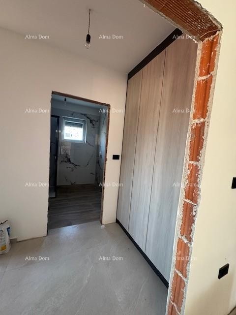 Šišan. Novozgrajena hiša z bazenom 12