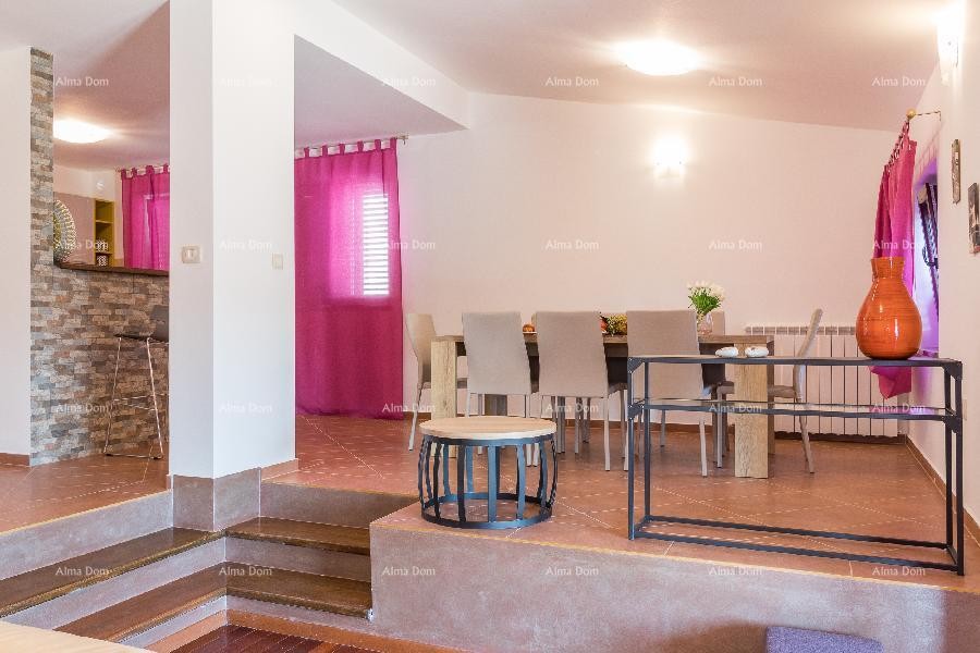 Valdebek. Samostoječa hiša s bazenom in jacuzzijem! Bližina centra mesta Pule. 10