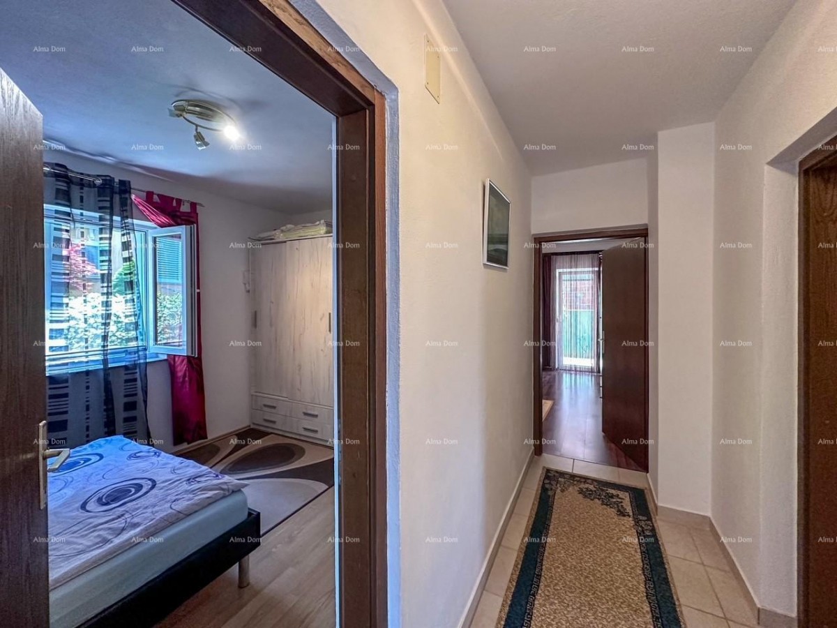 Vendiamo una casa con due appartamenti a Valbandon. 25