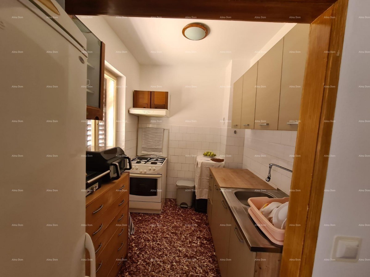 Sale of a house with two residential units, an auxiliary building, and a garage, Ližnjan! 21