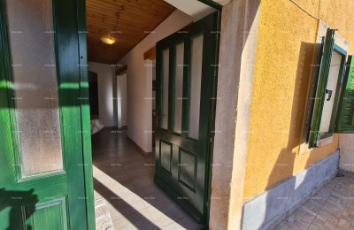 Prodaja - Prelijepa, renovirana istarska kuća u centru, Marčana!