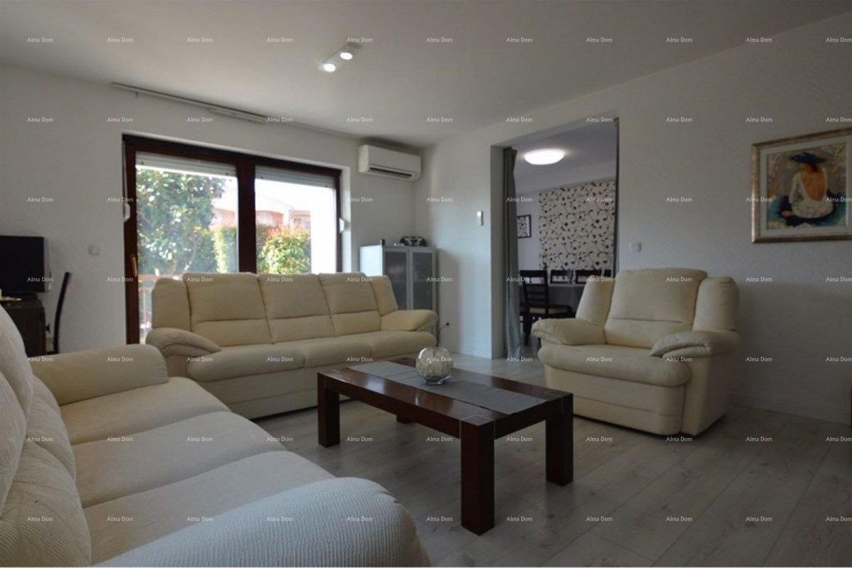 Prostrano stan s dvorištem, Tar 2