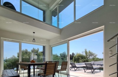 Близина Лабина! Современная вилла с подогреваемым бассейном и видом на море