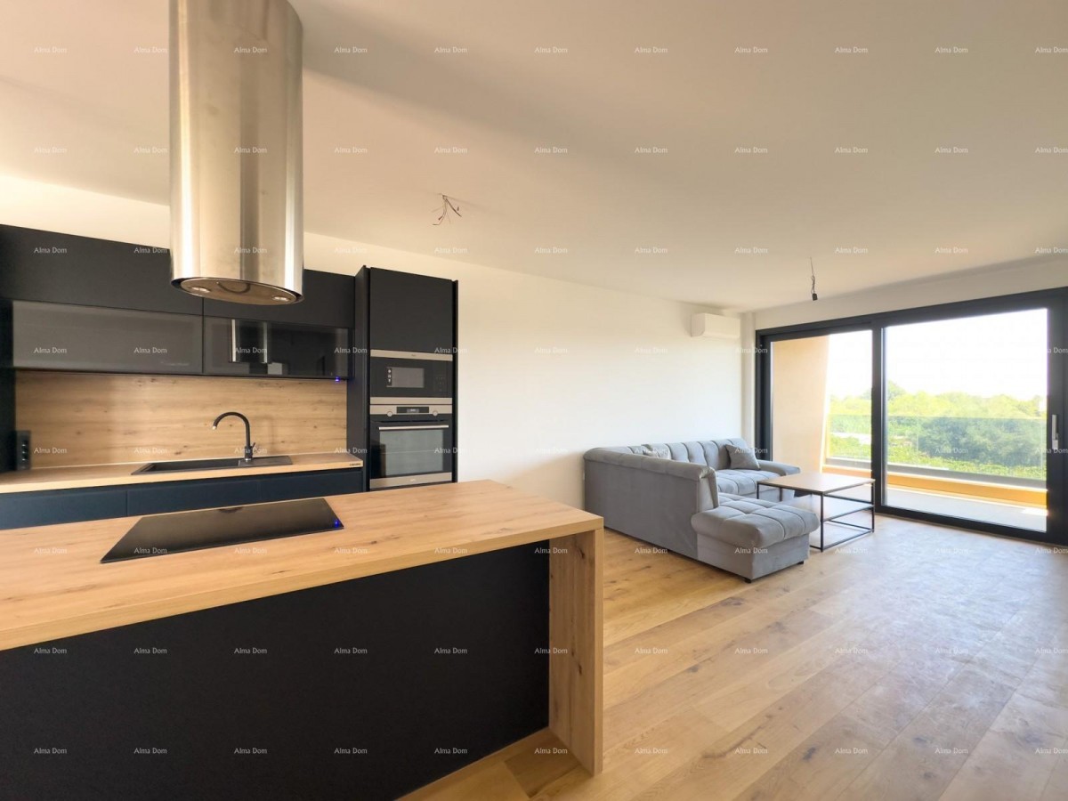 Просторная квартира в Пуле с тремя спальнями и современными удобствами рядом с центром города 2