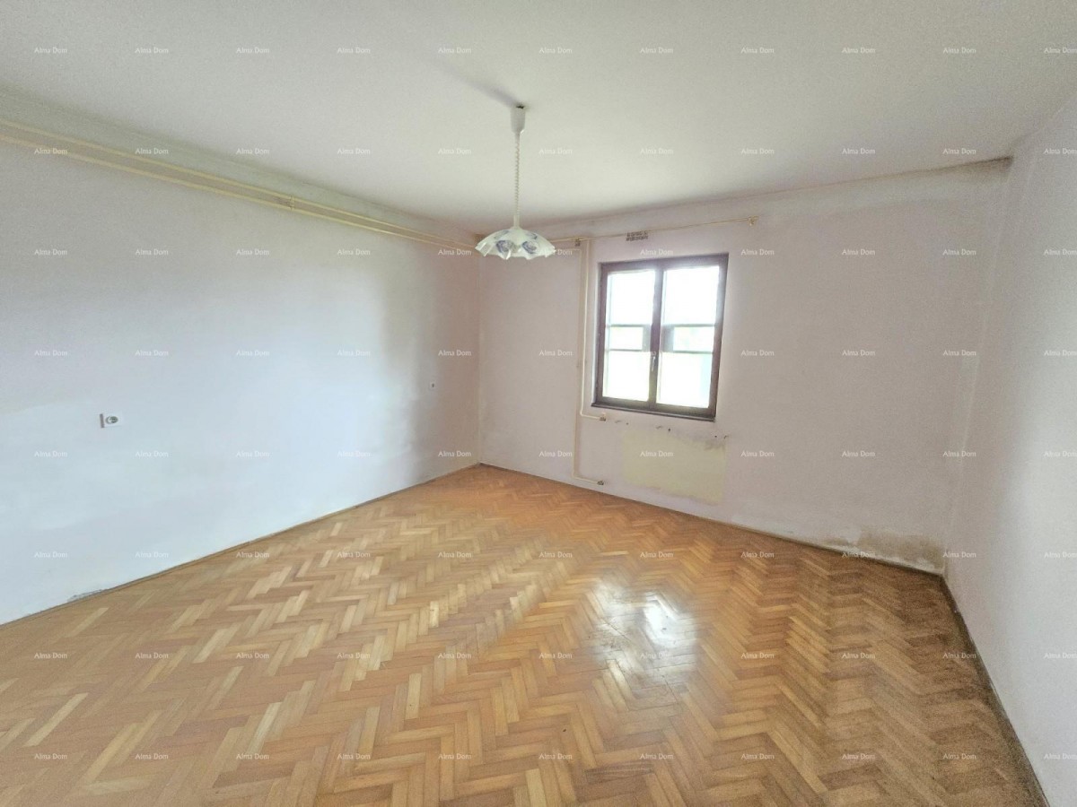 Prostrana hiša blizu Pule! Dva stanovanja - 2500 m² zemljišča! 9