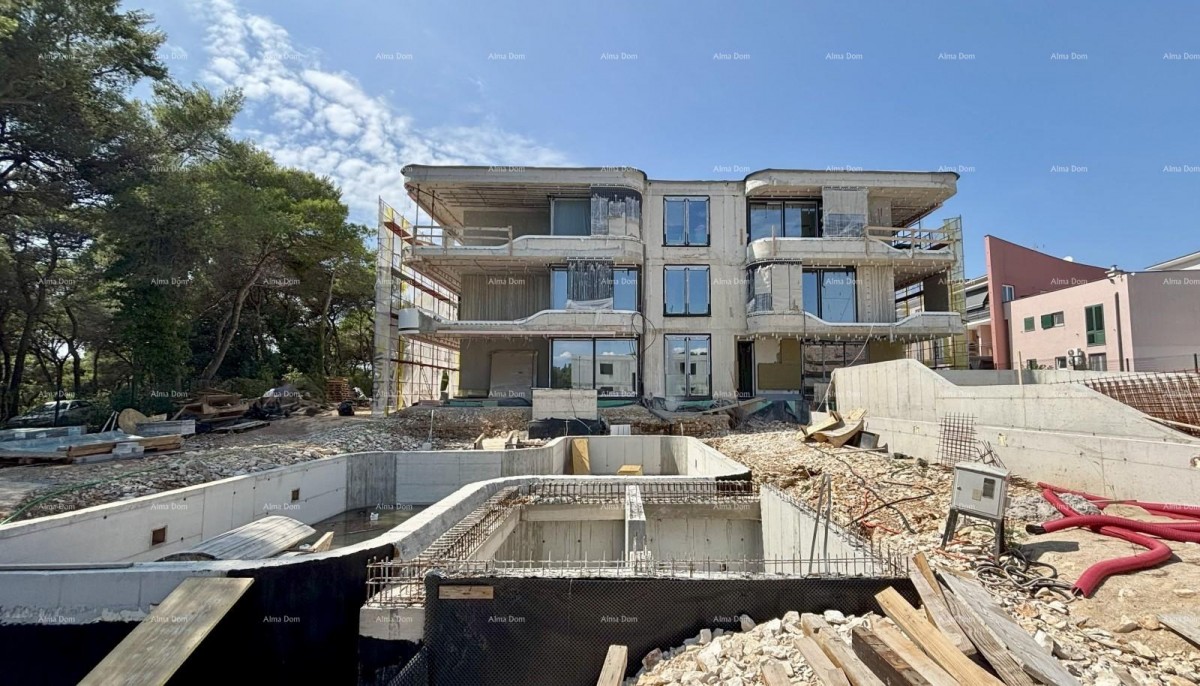 ROVINJ - sale of an apartment in a luxury residence by the sea / S5 1