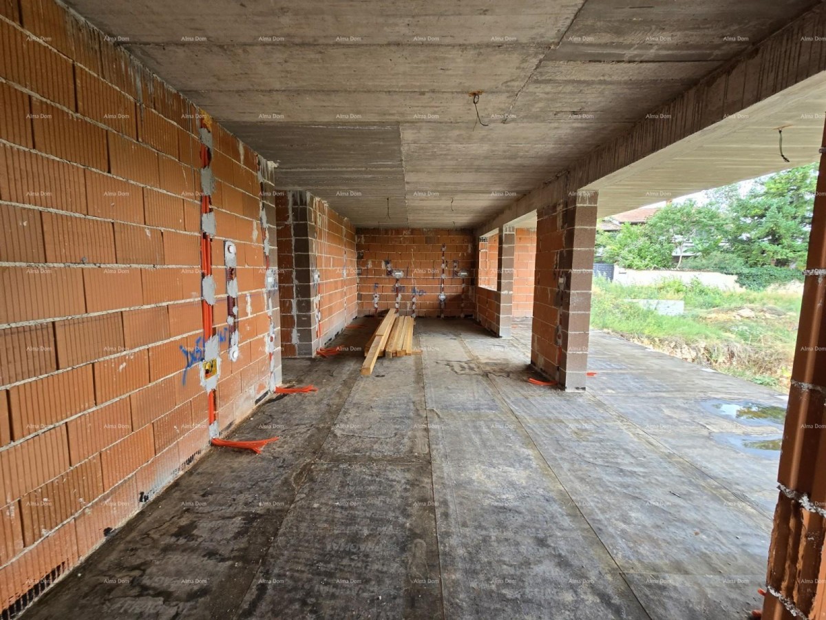 Na prodaju hiša v gradnji – Muntić. 11